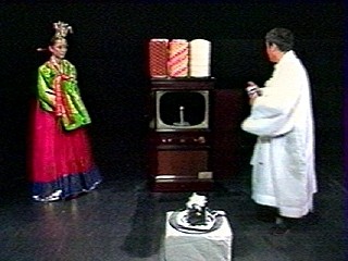 Nam June Paik «Wrap around the World»