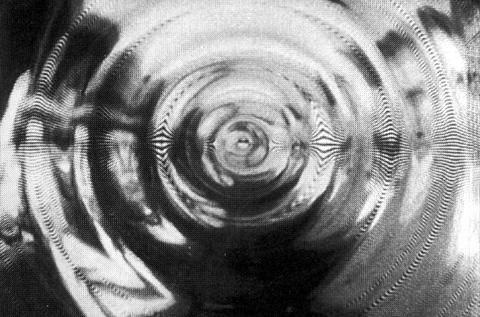Karl Gerstner «Auto-Vision» | Experimente zur optischen Verzerrung Karl Gerstner «Auto-Vision» | Experimente zur optischen Verzerrung