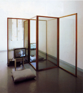 Dan Graham «Three Linked Cubes/Interior Design for Space Showing Videos» | «Three Linked Cubes» - Sammlung Onasch