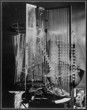 László Moholy-Nagy »Lichtspiel Schwarz-Weiß-Grau« | Lichtrequisit für den Licht-Raum-Modulator