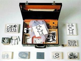 George Maciunas &laquo;Fluxkit&raquo;